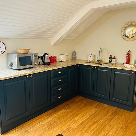 Glastonbury Festival En-Suite Studio With Kitchenette - 2 Miles To Site Eksteriør billede