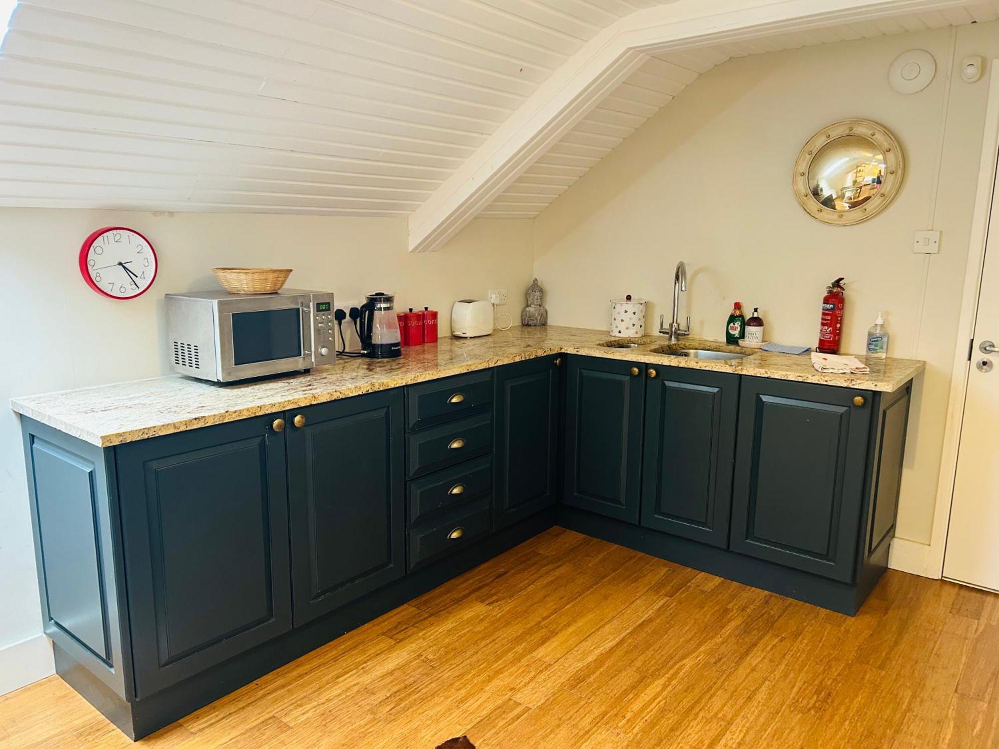 Glastonbury Festival En-Suite Studio With Kitchenette - 2 Miles To Site Eksteriør billede
